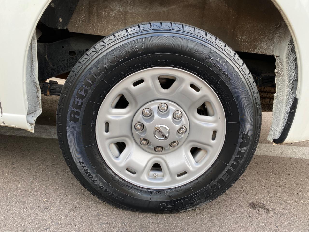 Nissan NV photo 22