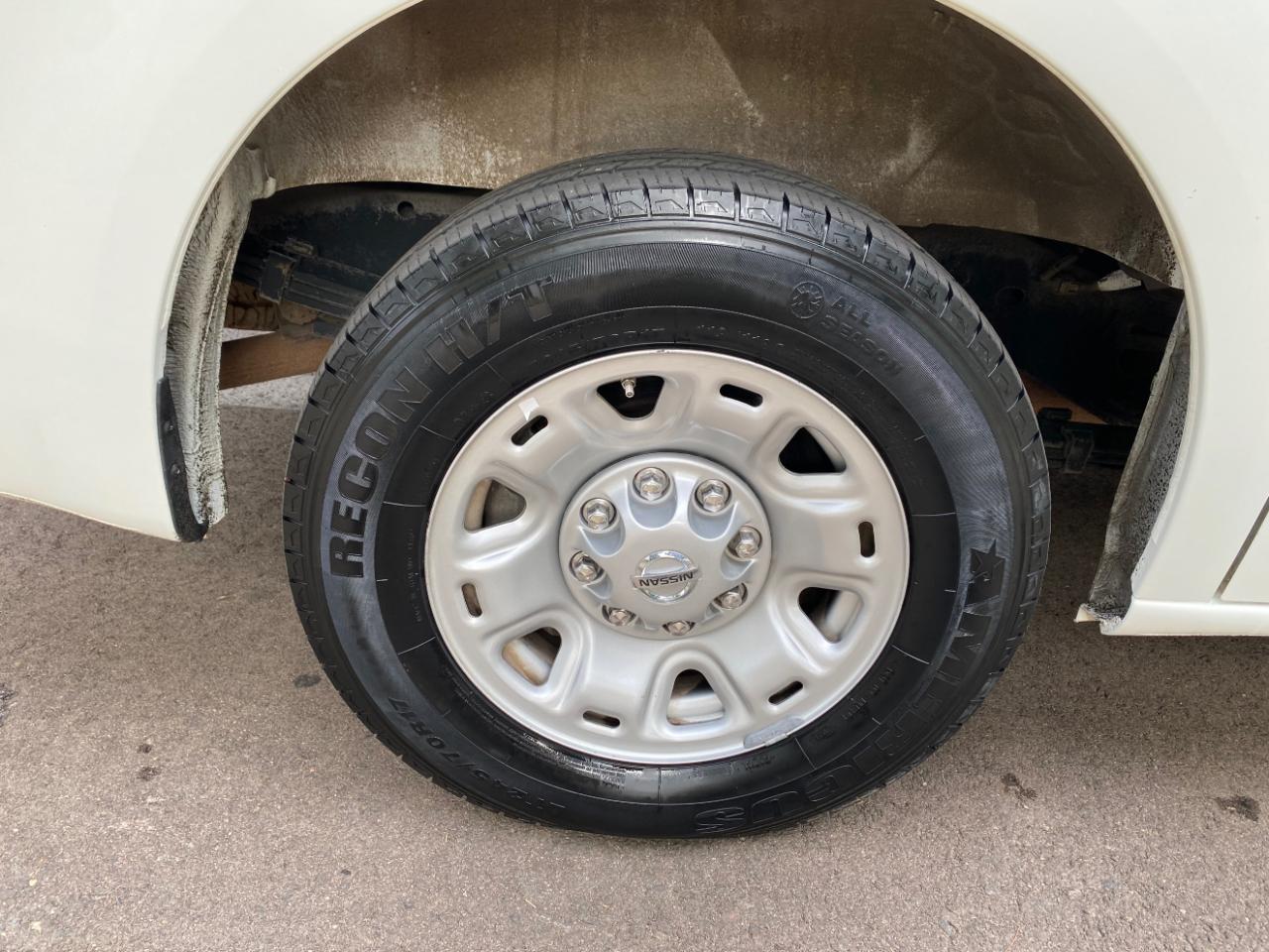 Nissan NV photo 23