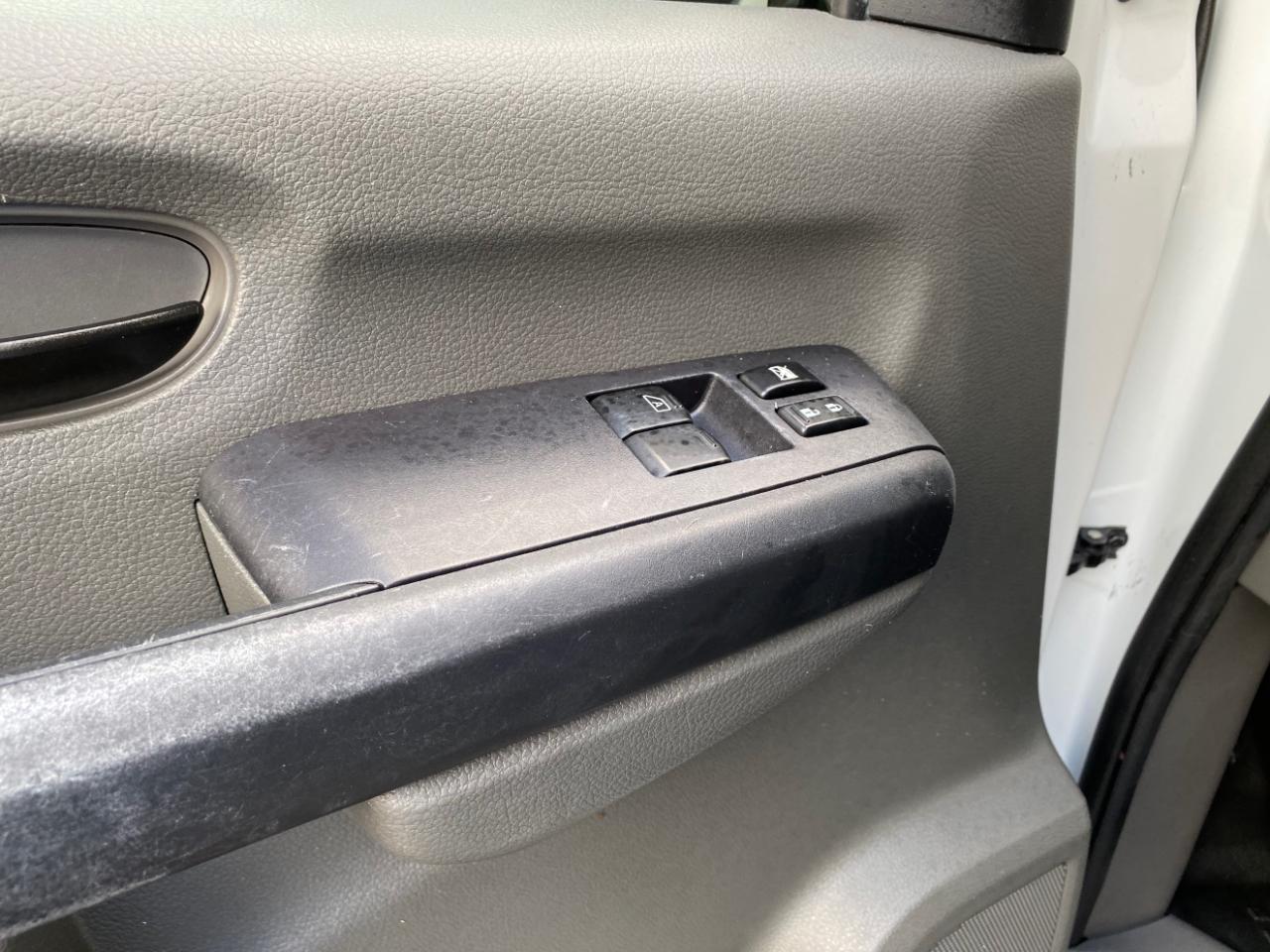 Nissan NV photo 25