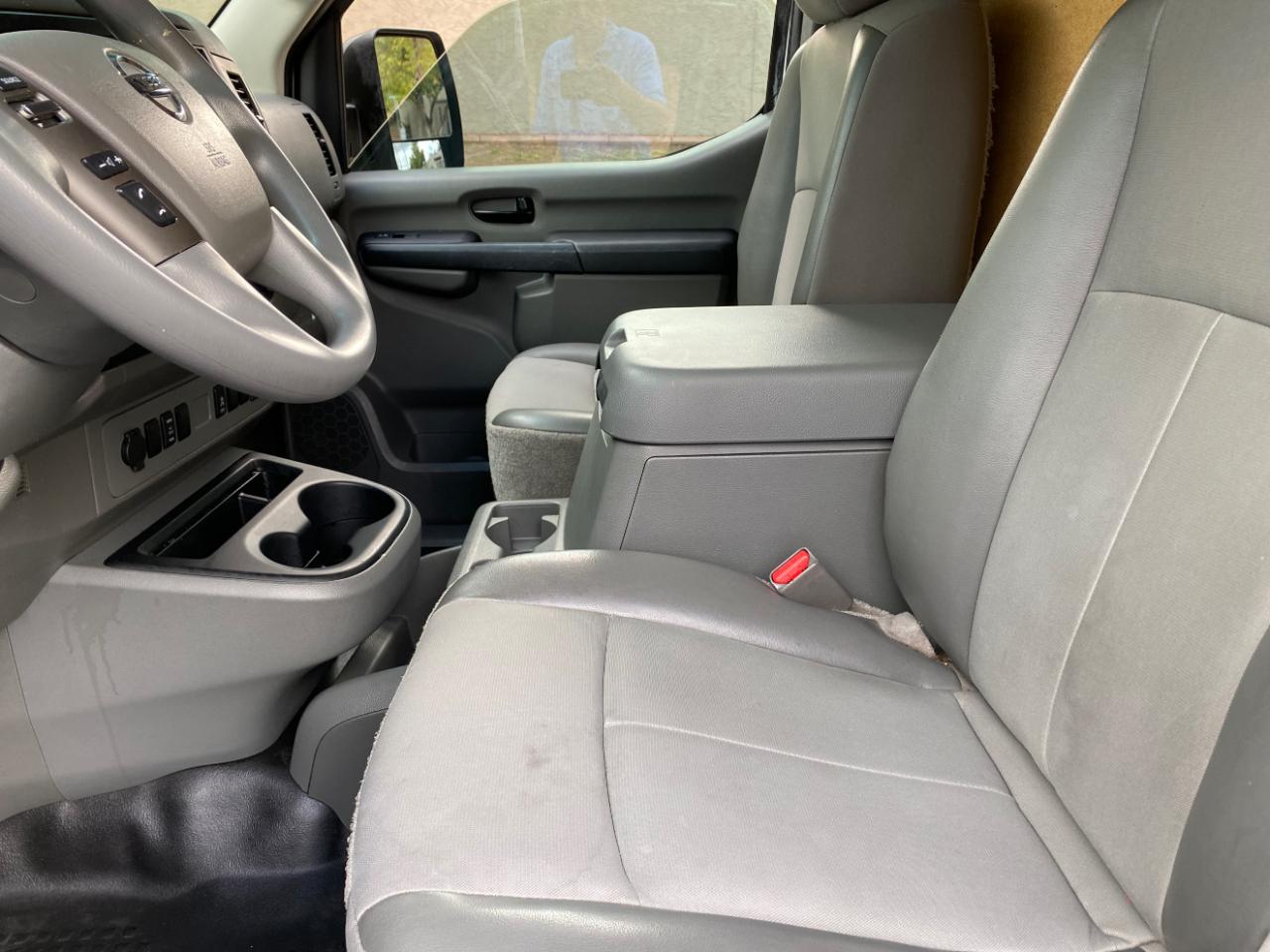Nissan NV photo 29