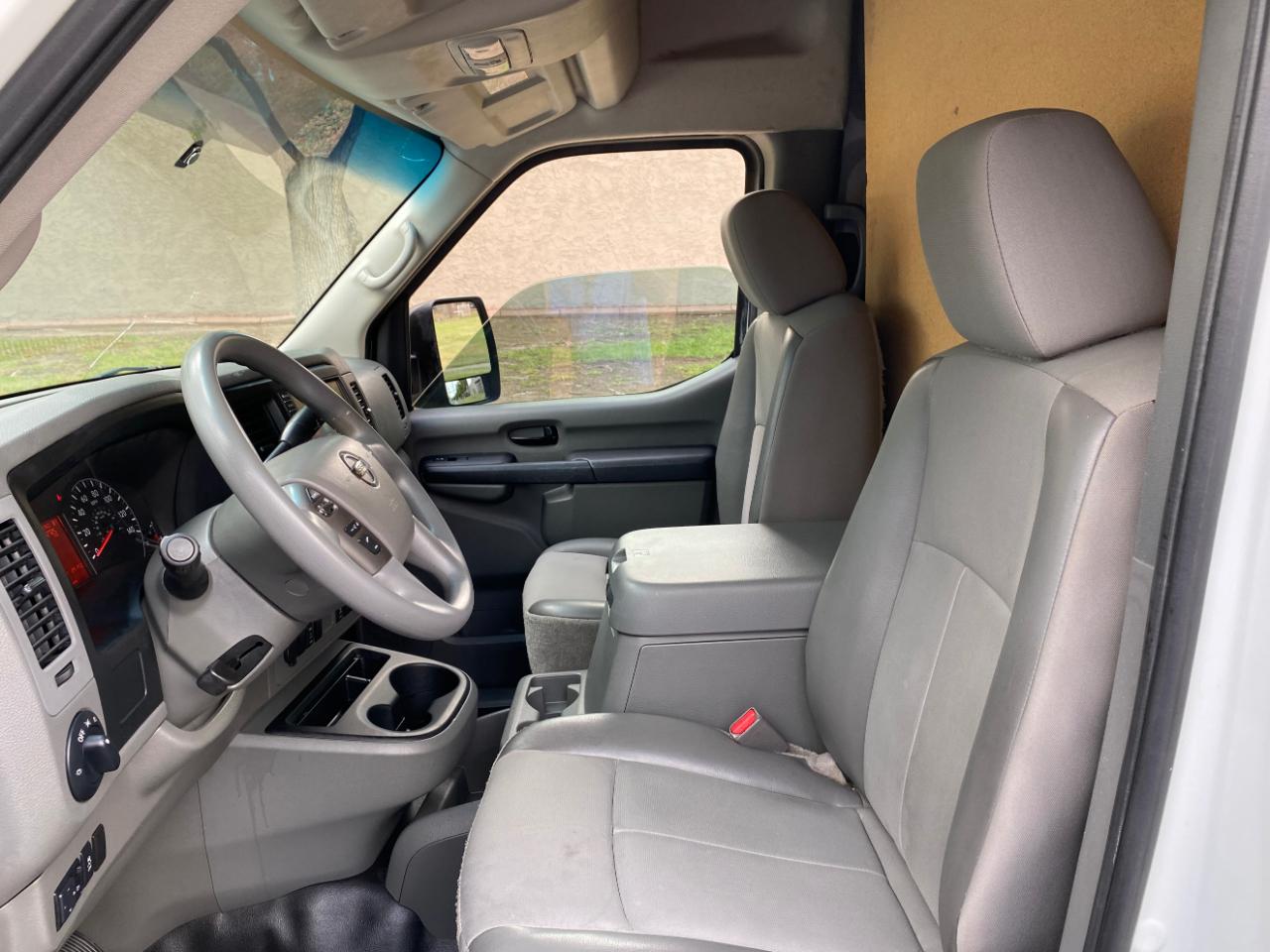 Nissan NV photo 30