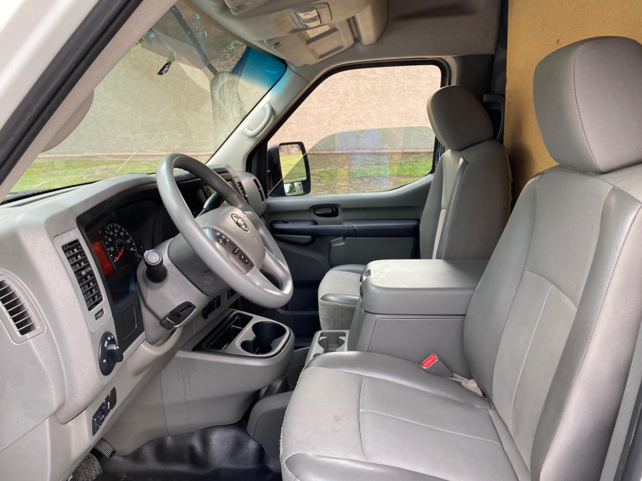 Nissan NV photo 31