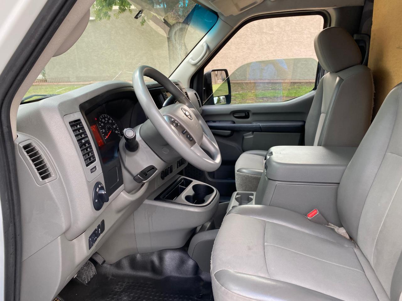 Nissan NV photo 32