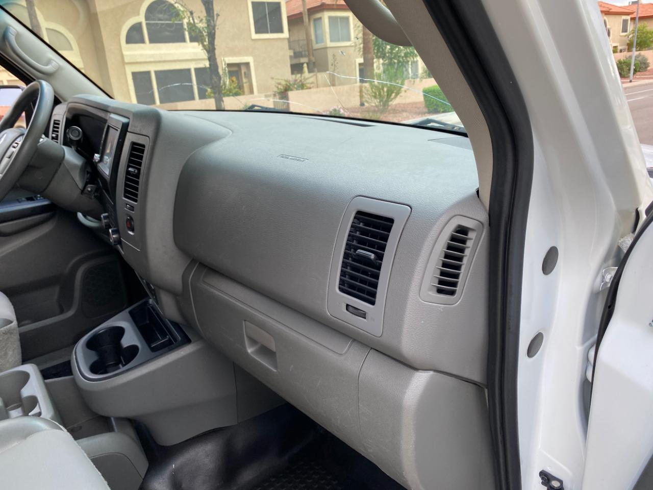 Nissan NV photo 36