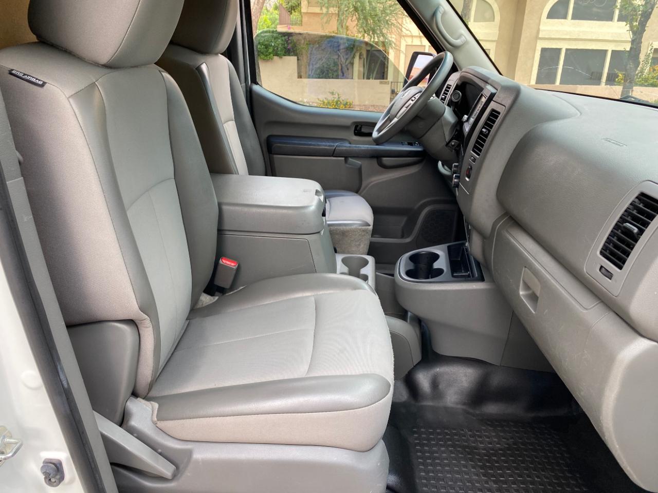 Nissan NV photo 38