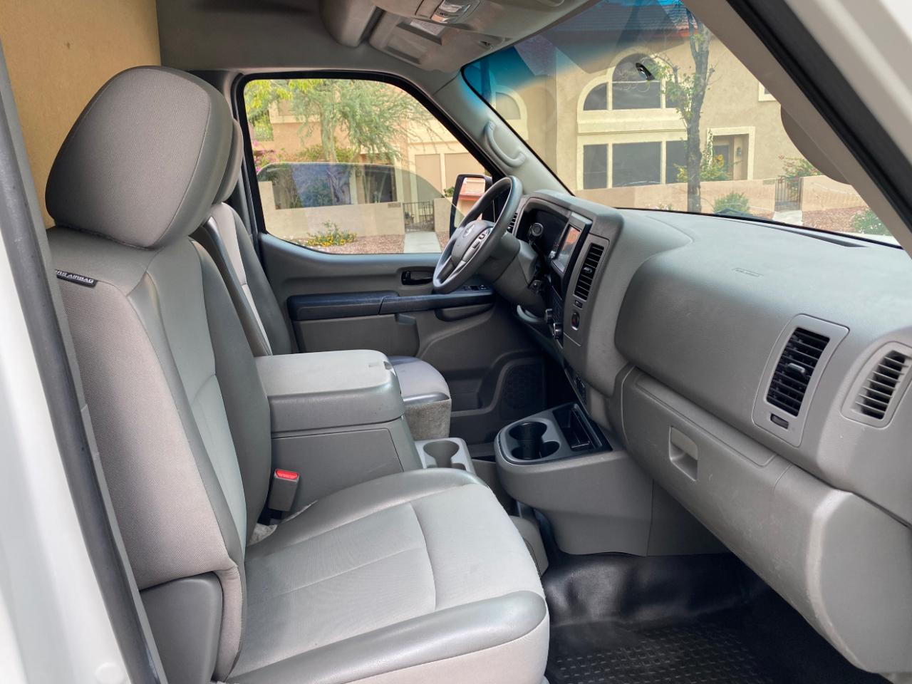 Nissan NV photo 39