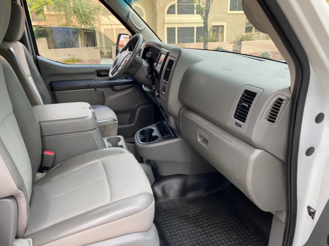 Nissan NV photo 40