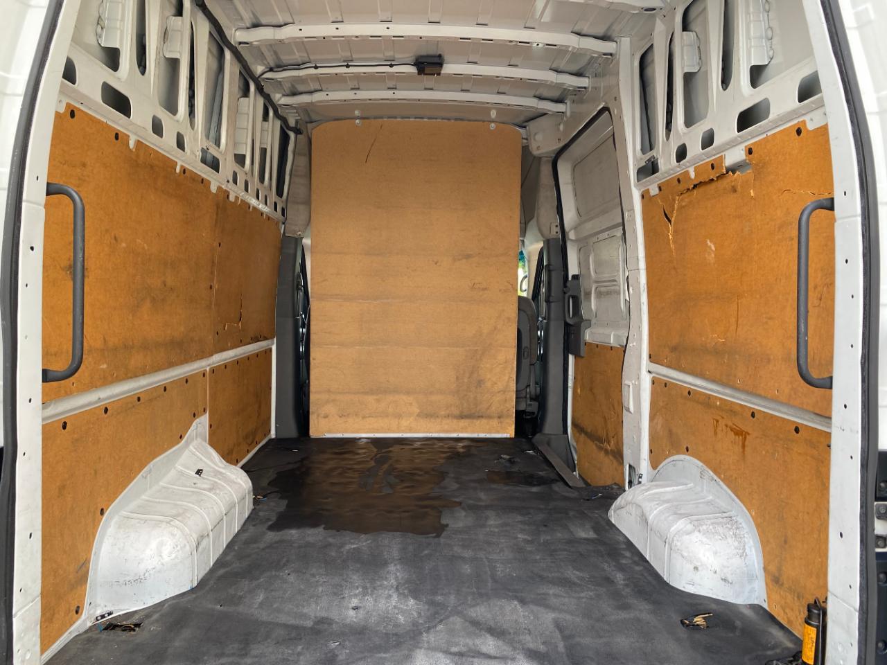 Nissan NV photo 43