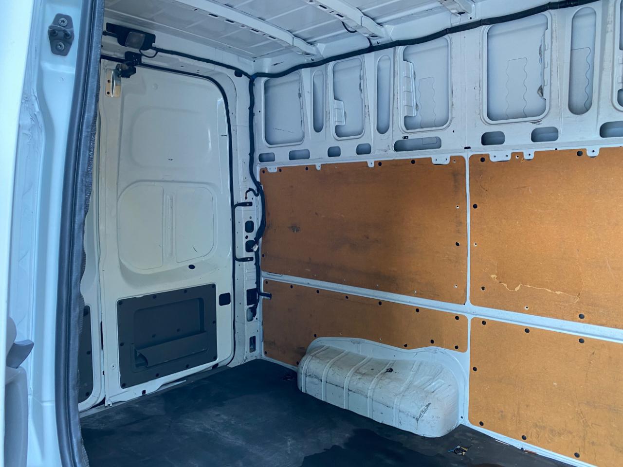 Nissan NV photo 44