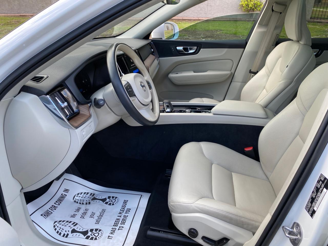 Volvo XC60 B5 AWD Momentum 2022