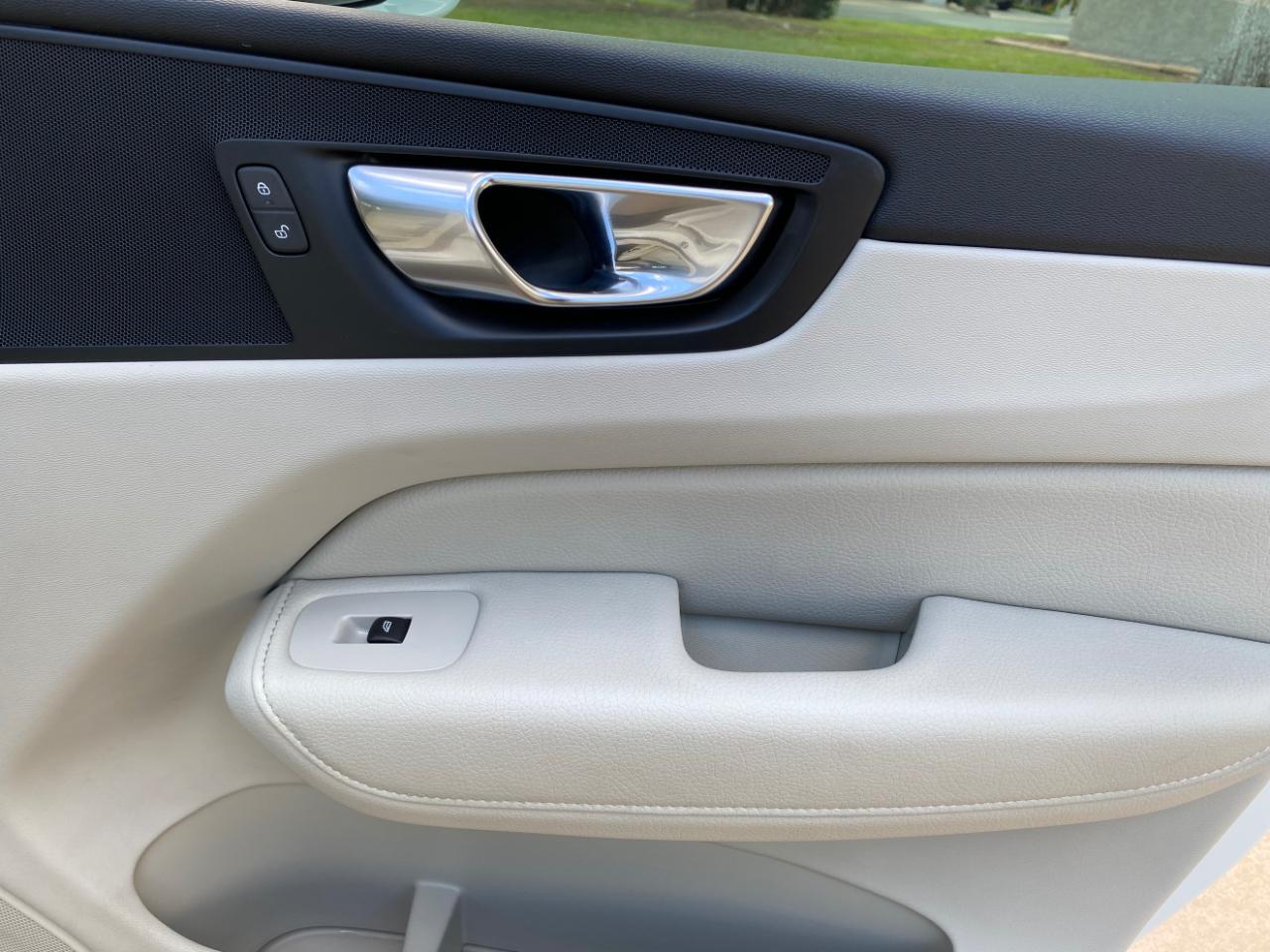 Volvo XC60 B5 AWD Momentum 2022