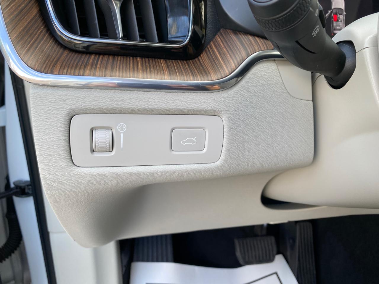 Volvo XC60 B5 AWD Momentum 2022
