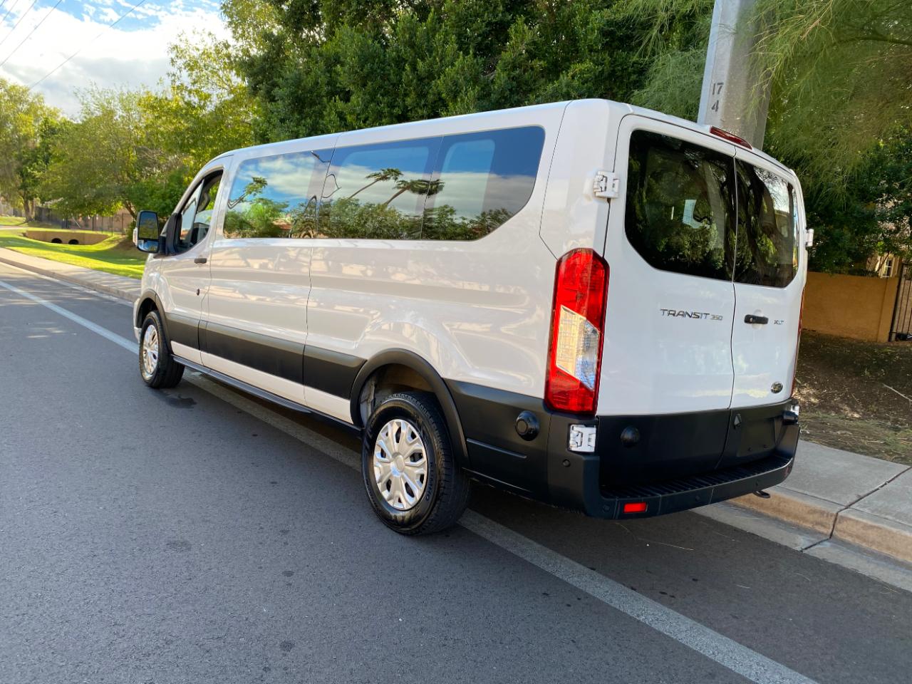 Ford Transit Passenger Wagon T-350 148" Low Roof XLT RWD 2024