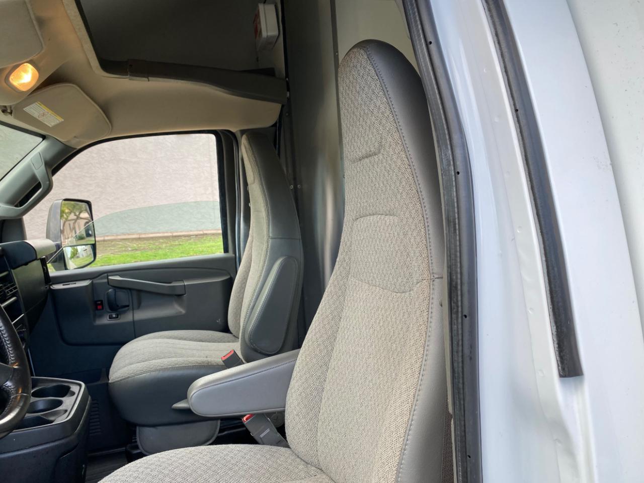 Chevrolet Express Commercial Cutaway 3500 Van 159" 2022