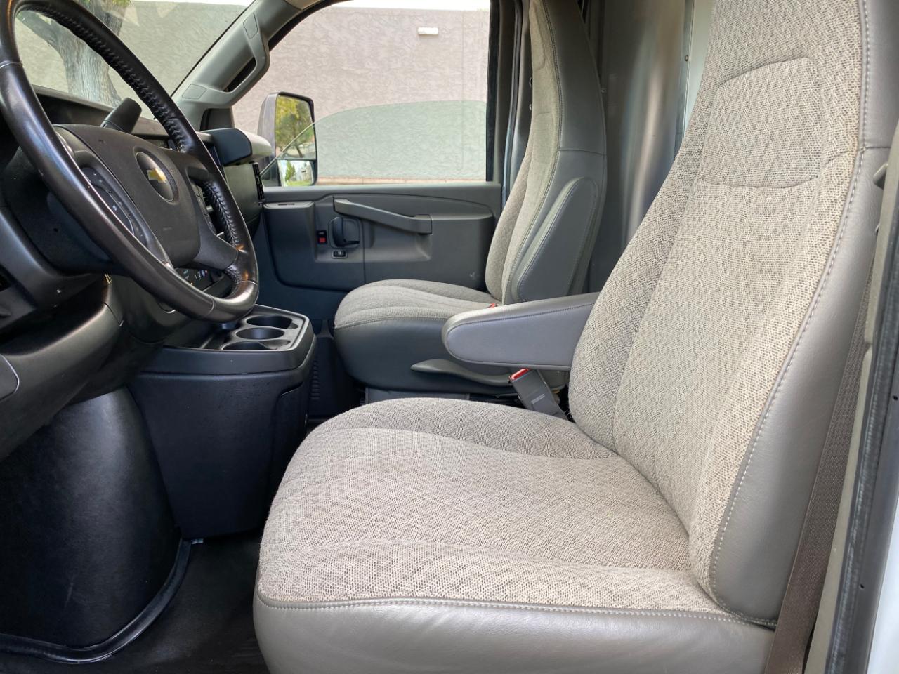 Chevrolet Express Commercial Cutaway 3500 Van 159" 2022