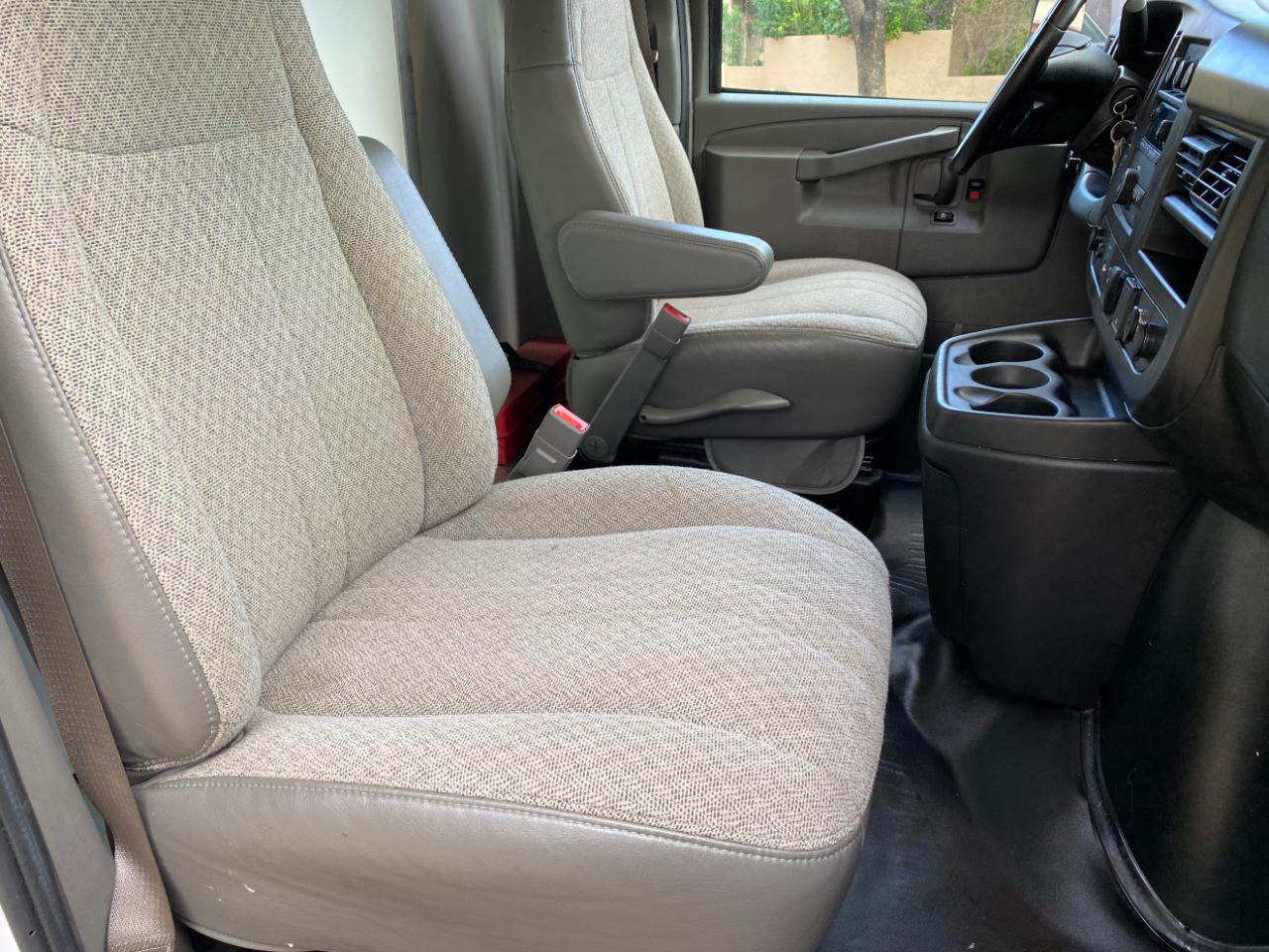 Chevrolet Express Commercial Cutaway 3500 Van 159" 2022