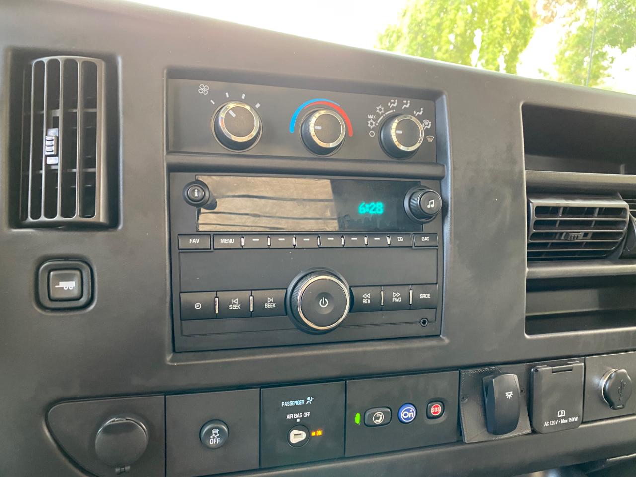 Chevrolet Express Commercial Cutaway 3500 Van 159" 2022