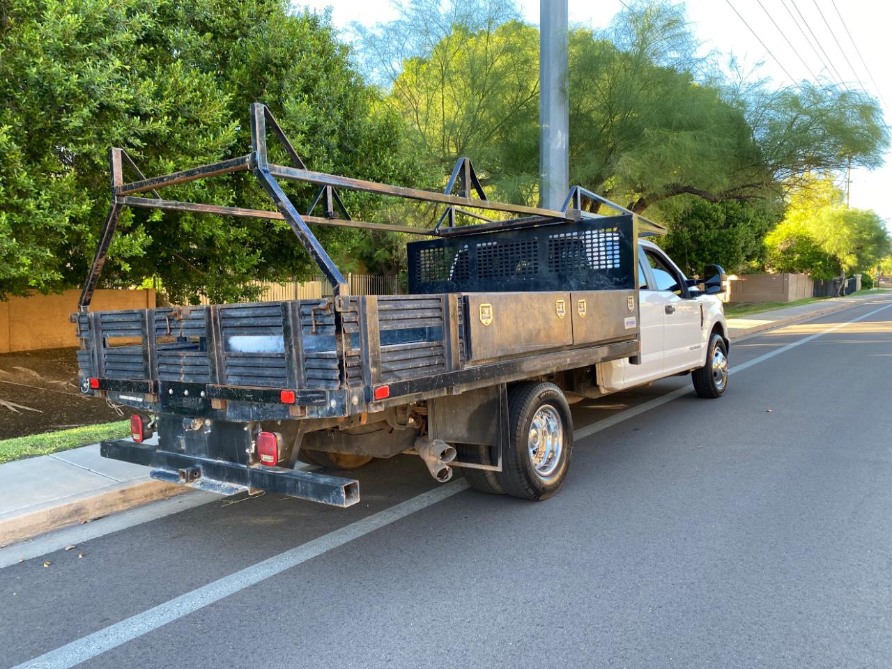 Ford Super Duty F-350 DRW XL 2WD Crew Cab 179" WB 60" CA 2019