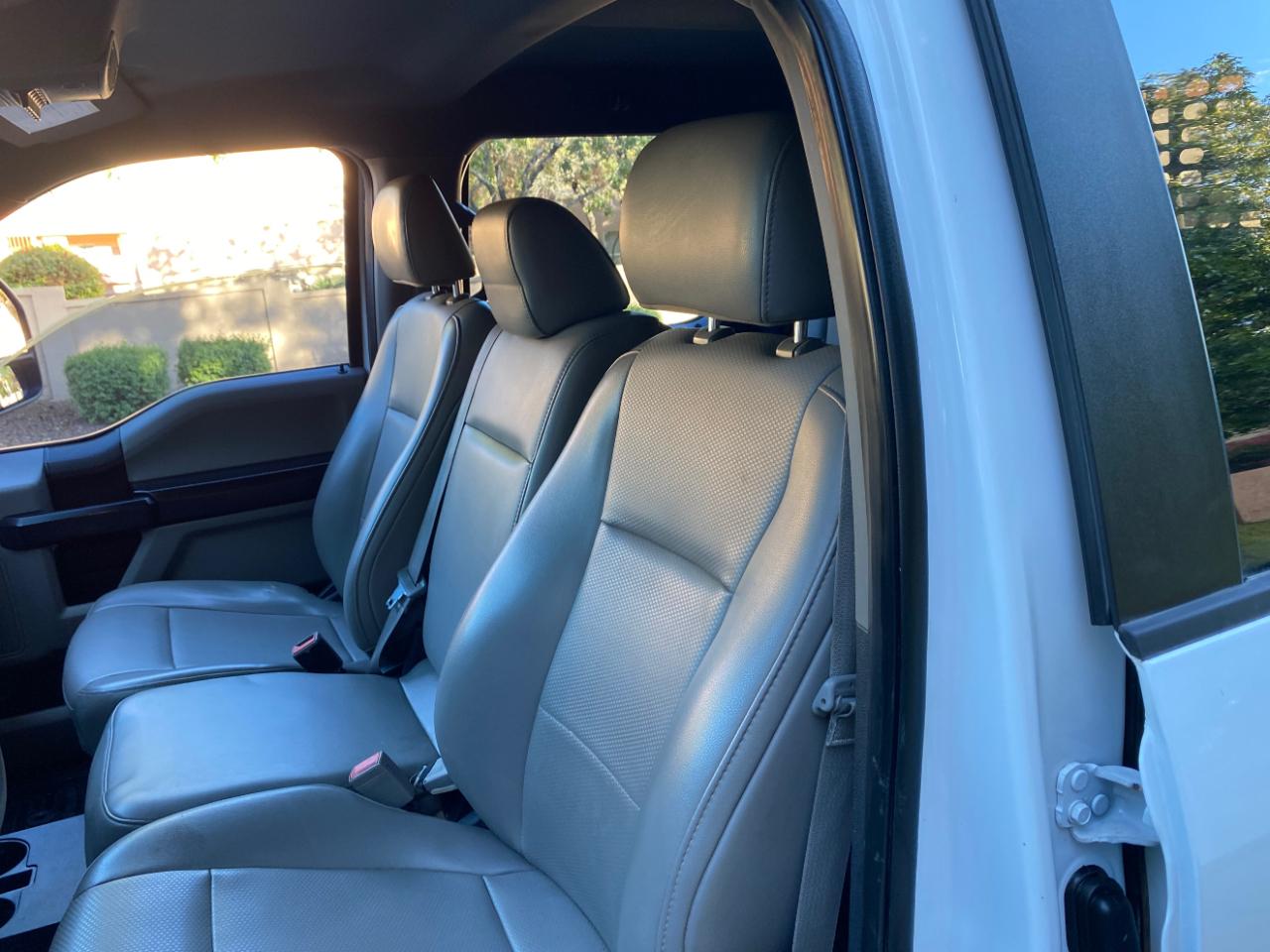 Ford Super Duty F-350 DRW XL 2WD Crew Cab 179" WB 60" CA 2019