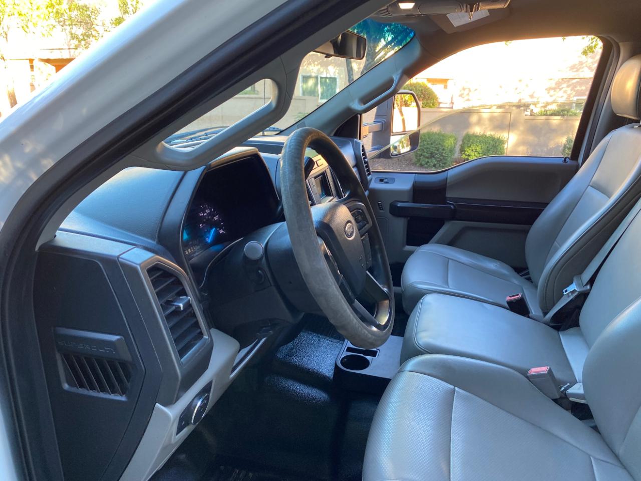 Ford Super Duty F-350 DRW XL 2WD Crew Cab 179" WB 60" CA 2019