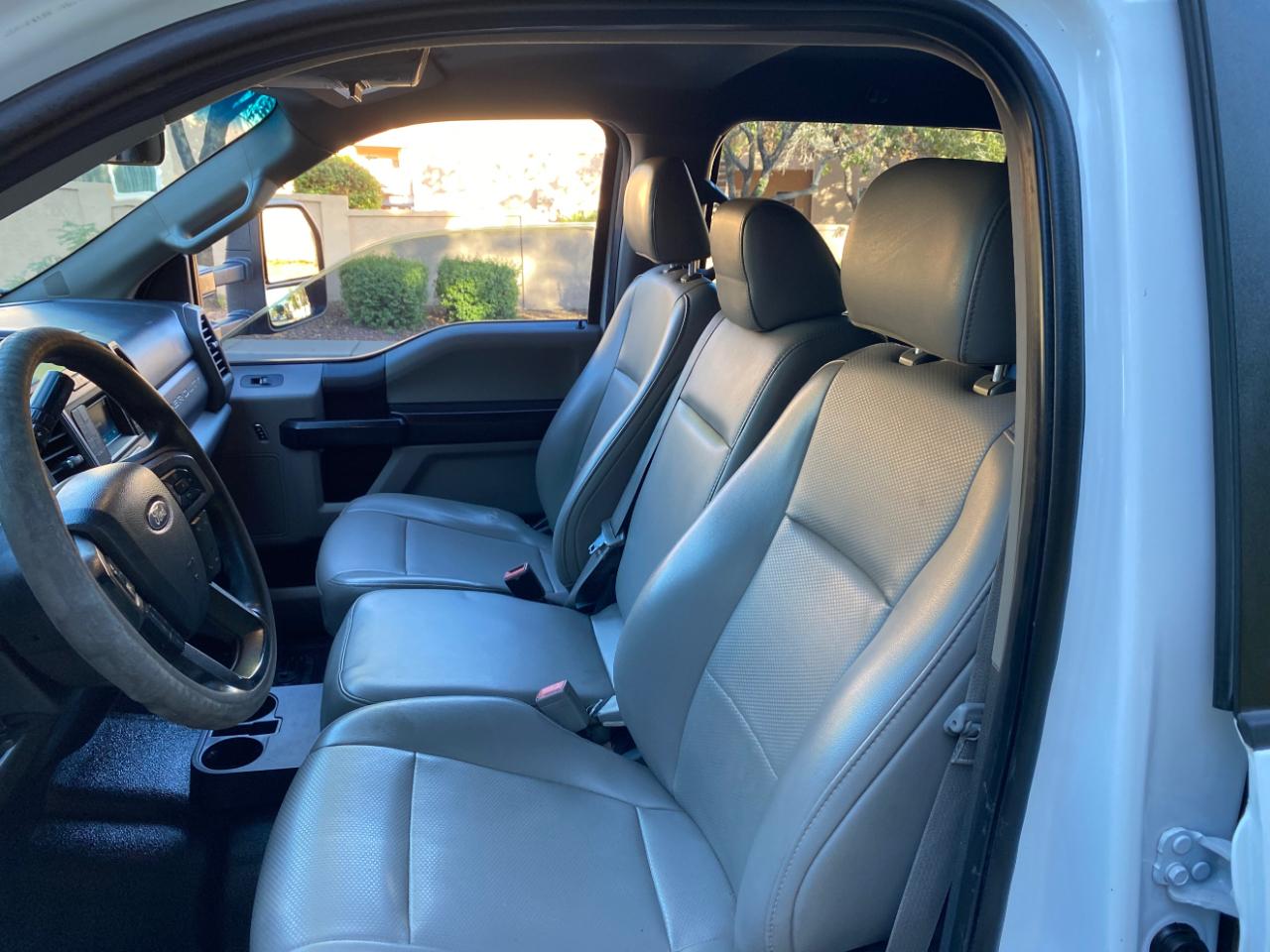 Ford Super Duty F-350 DRW XL 2WD Crew Cab 179" WB 60" CA 2019