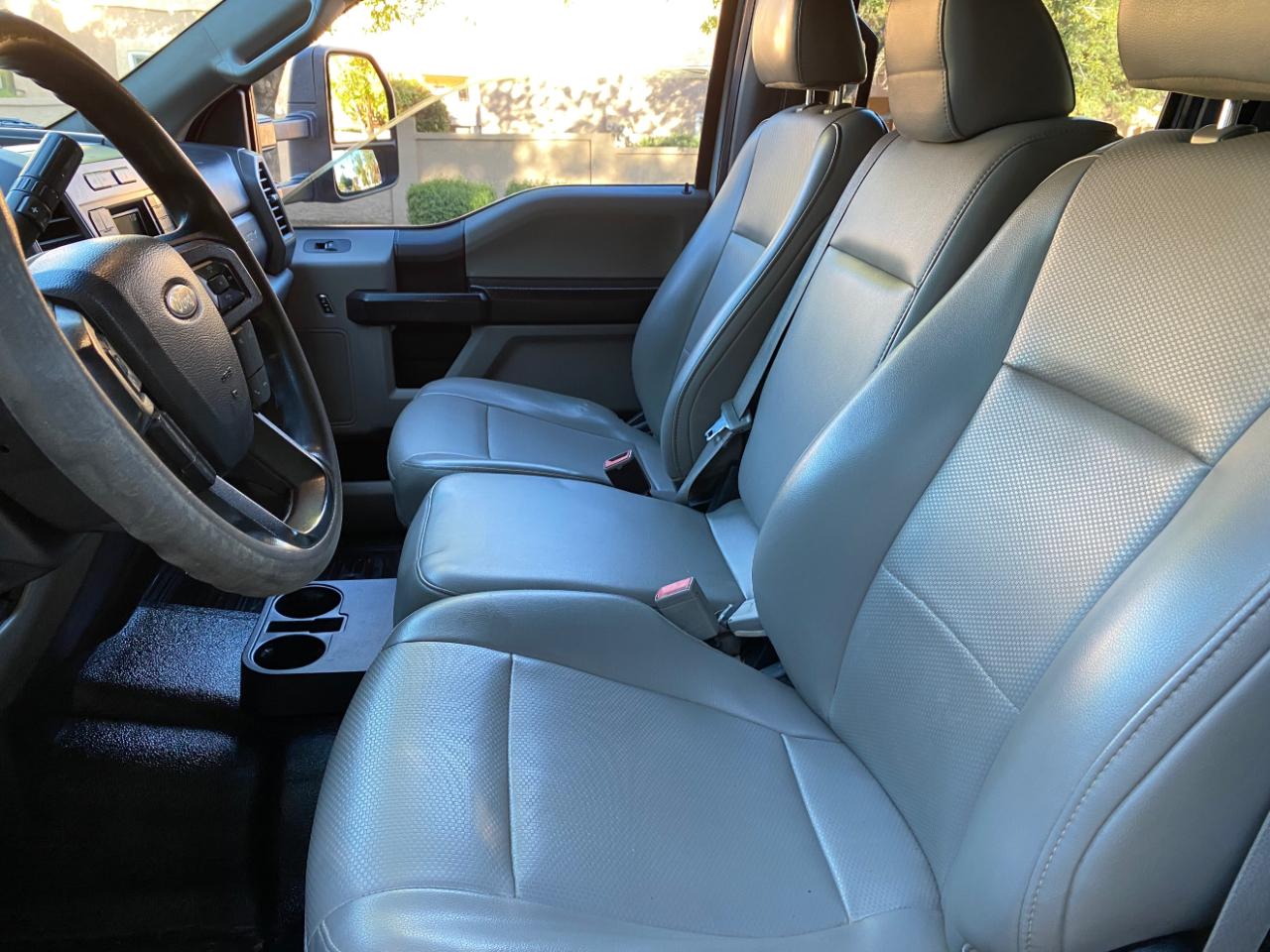 Ford Super Duty F-350 DRW XL 2WD Crew Cab 179" WB 60" CA 2019