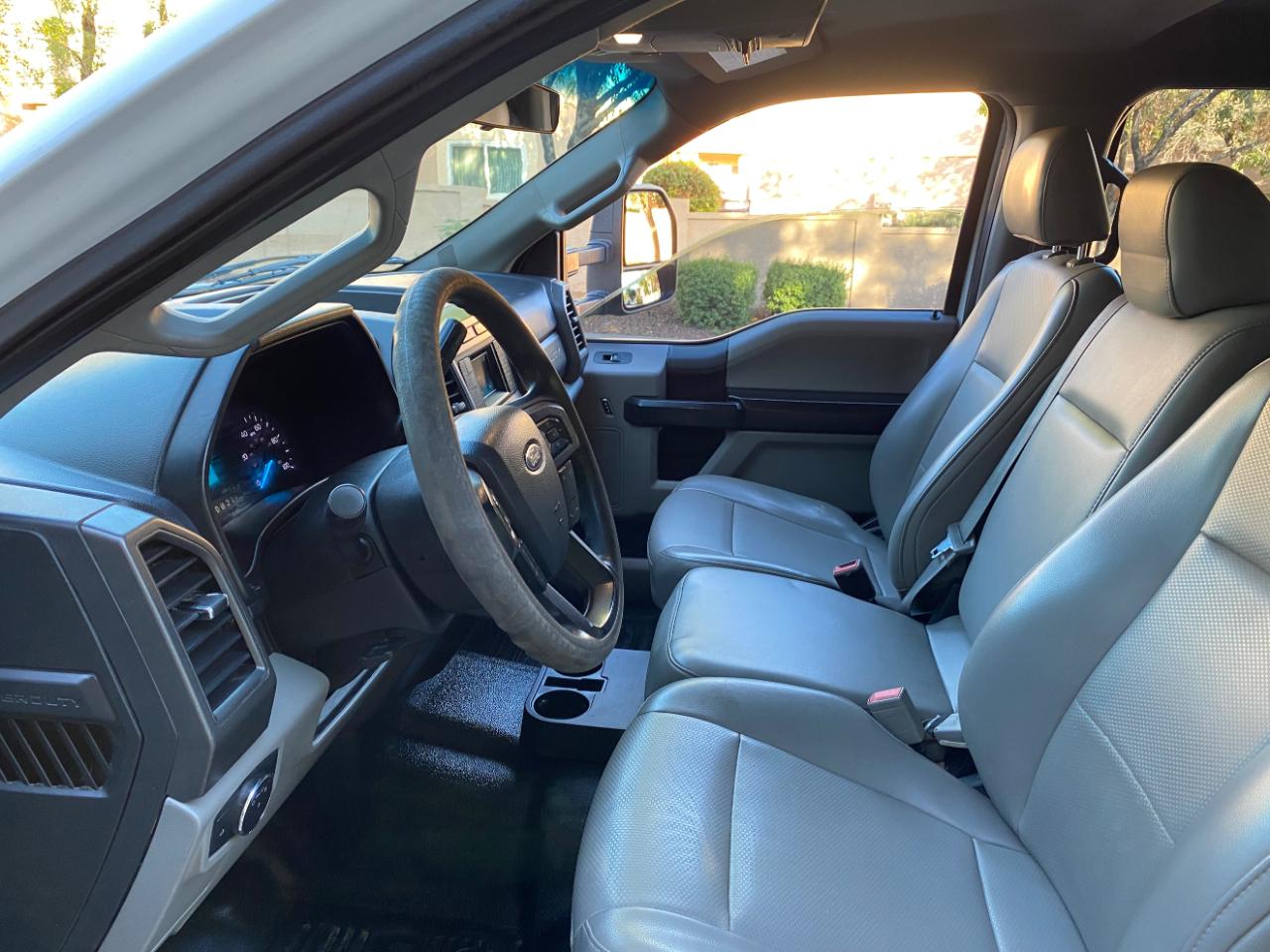 Ford Super Duty F-350 DRW XL 2WD Crew Cab 179" WB 60" CA 2019