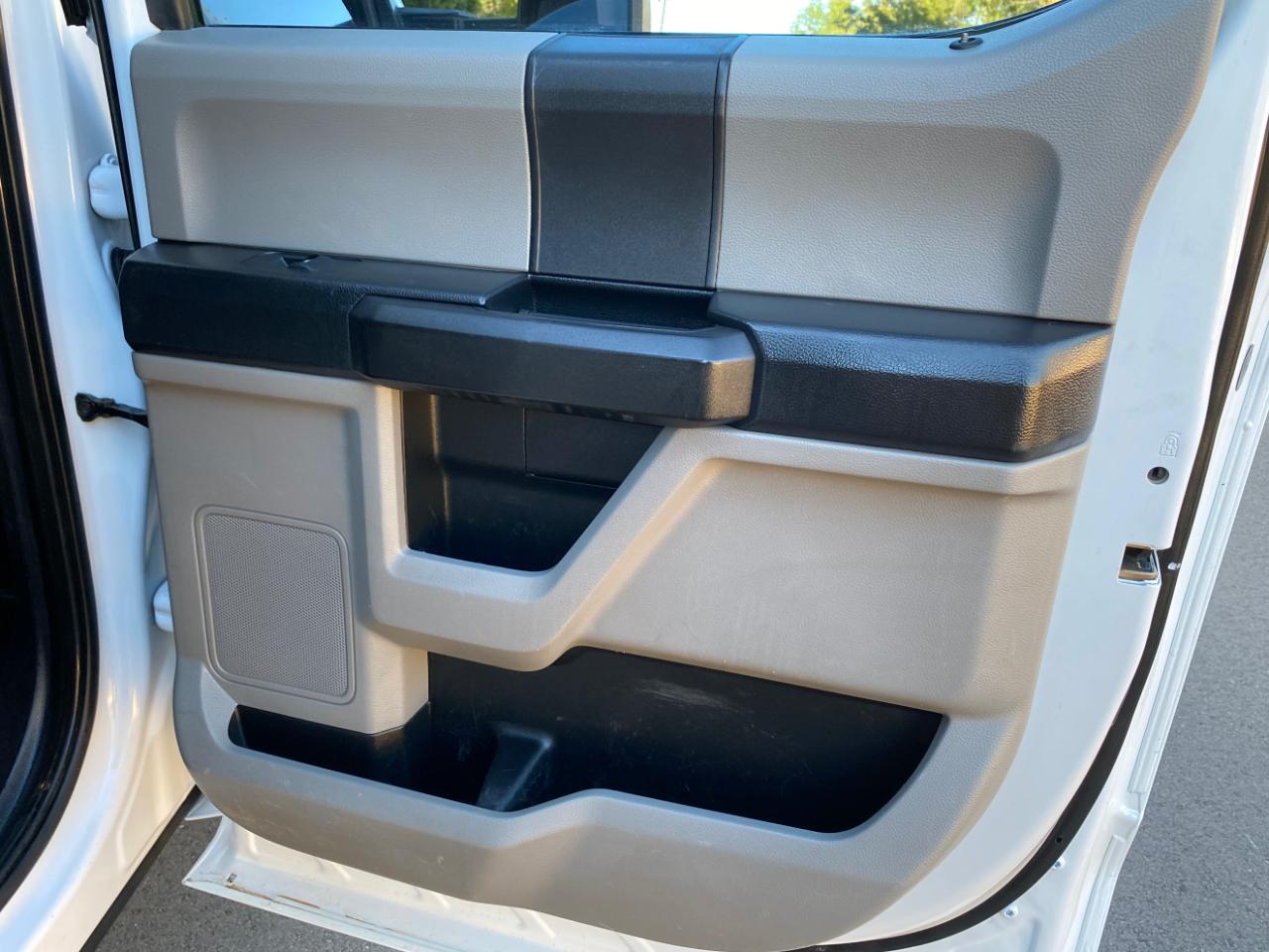 Ford Super Duty F-350 DRW XL 2WD Crew Cab 179" WB 60" CA 2019