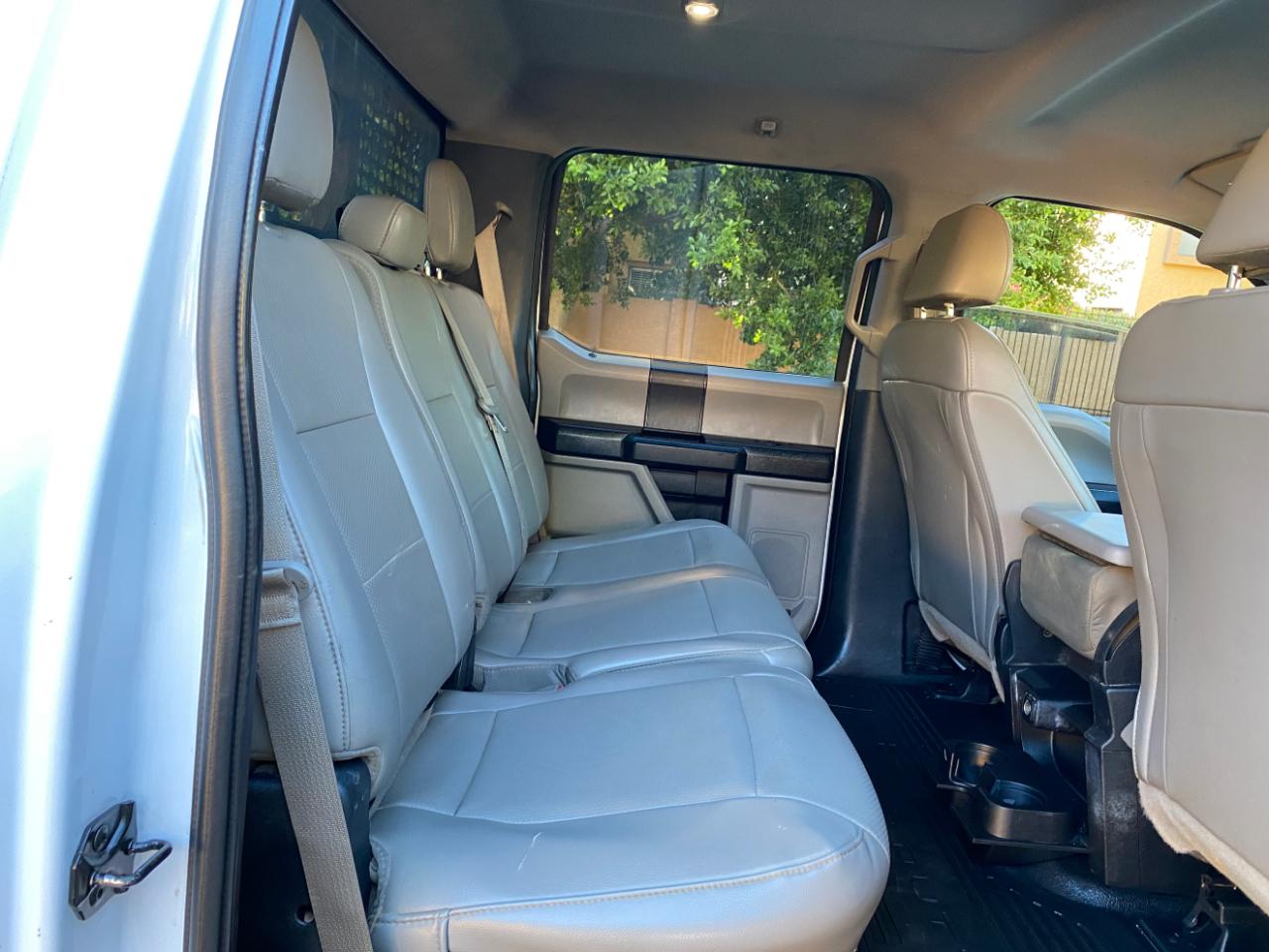 Ford Super Duty F-350 DRW XL 2WD Crew Cab 179" WB 60" CA 2019