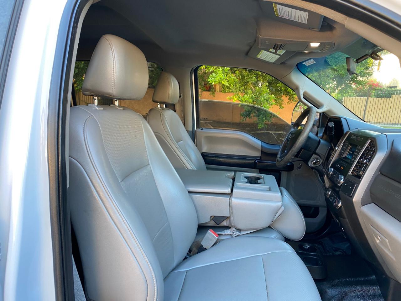 Ford Super Duty F-350 DRW XL 2WD Crew Cab 179" WB 60" CA 2019