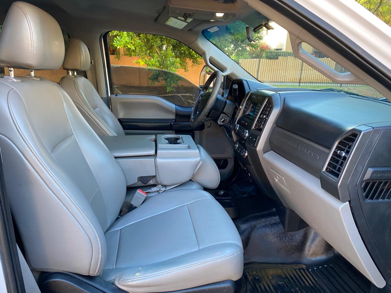 Ford Super Duty F-350 DRW XL 2WD Crew Cab 179" WB 60" CA 2019