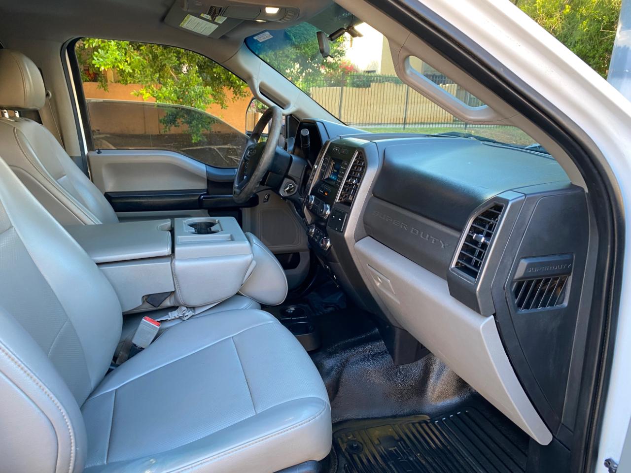 Ford Super Duty F-350 DRW XL 2WD Crew Cab 179" WB 60" CA 2019