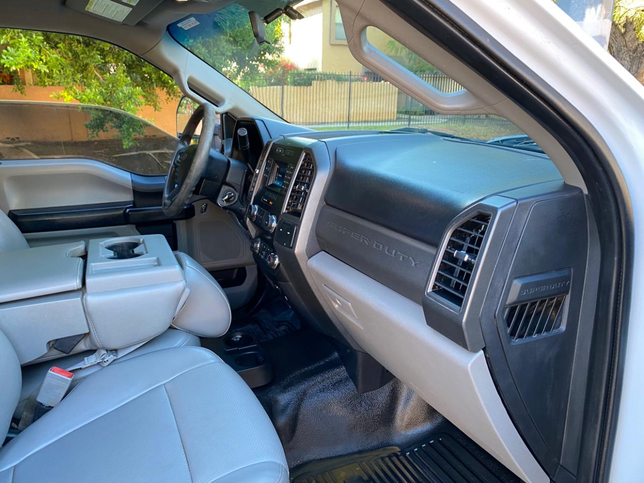 Ford Super Duty F-350 DRW XL 2WD Crew Cab 179" WB 60" CA 2019