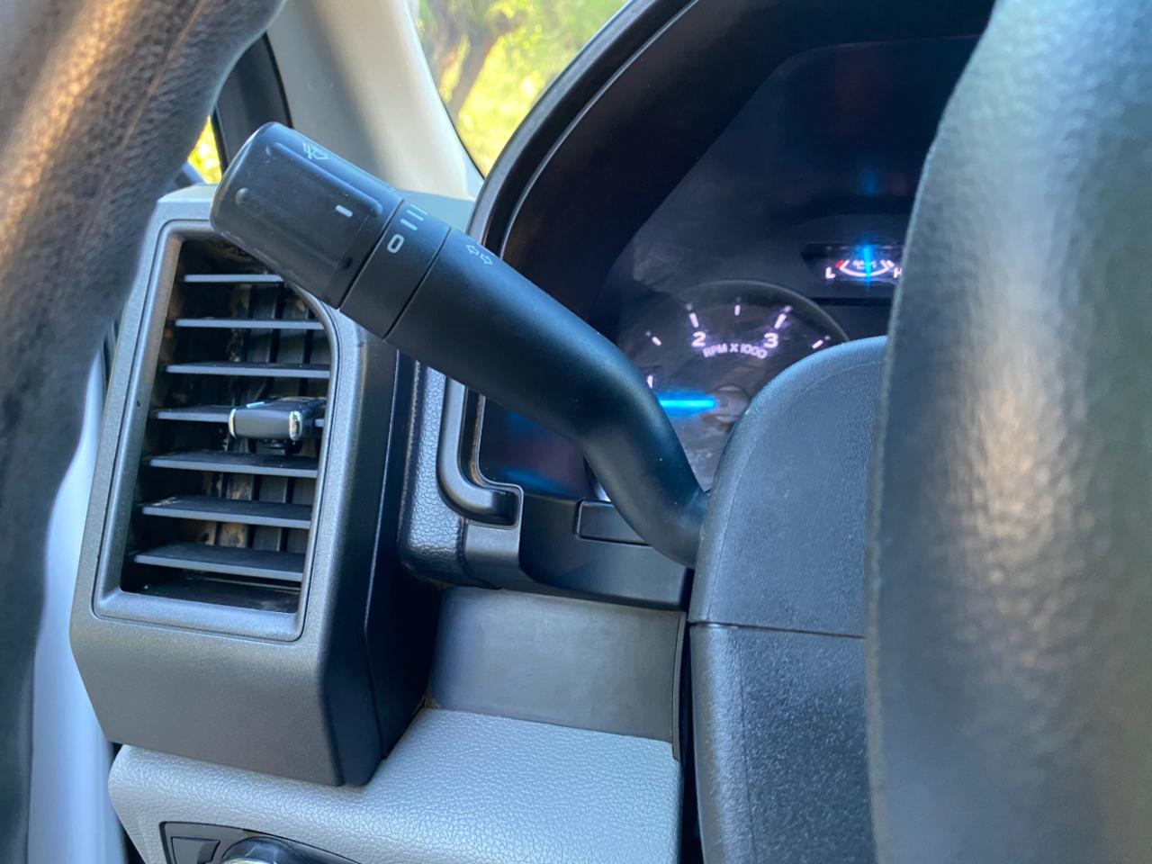 Ford Super Duty F-350 DRW XL 2WD Crew Cab 179" WB 60" CA 2019