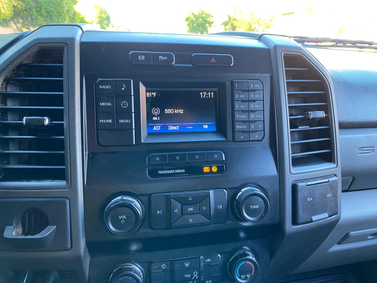 Ford Super Duty F-350 DRW XL 2WD Crew Cab 179" WB 60" CA 2019