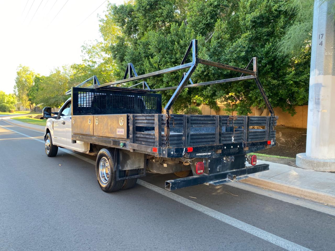 Ford Super Duty F-350 DRW XL 2WD Crew Cab 179" WB 60" CA 2019