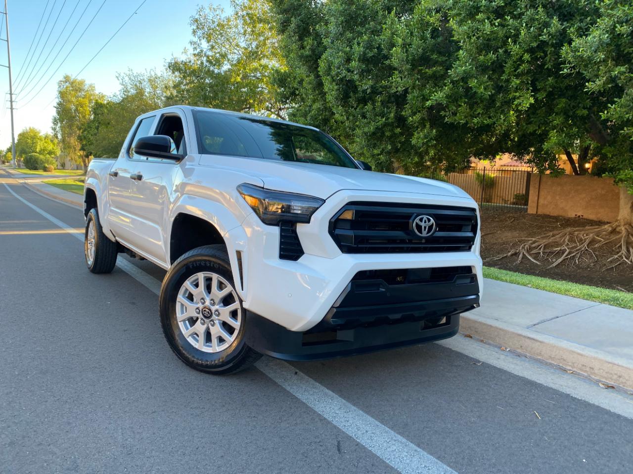 Toyota Tacoma 2WD SR Double Cab 5' Bed AT (Natl) 2025