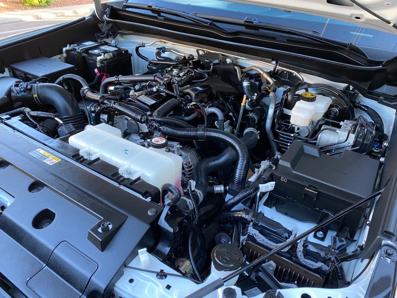 Toyota Tacoma 2WD SR Double Cab 5' Bed AT (Natl) 2025