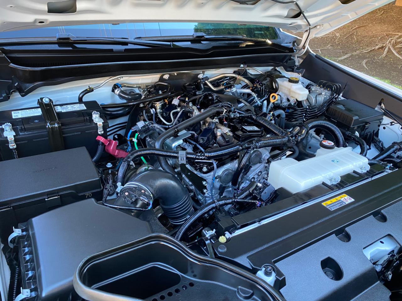 Toyota Tacoma 2WD SR Double Cab 5' Bed AT (Natl) 2025
