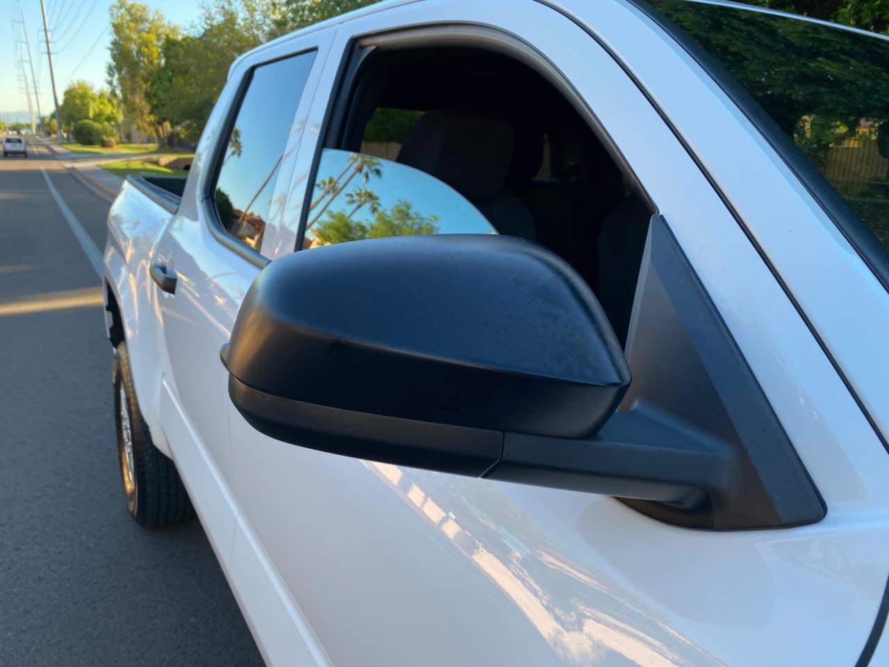 Toyota Tacoma 2WD SR Double Cab 5' Bed AT (Natl) 2025