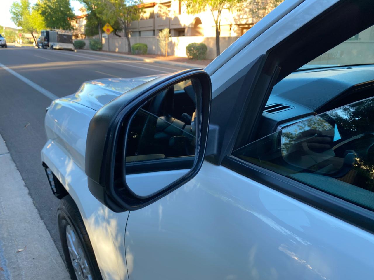 Toyota Tacoma 2WD SR Double Cab 5' Bed AT (Natl) 2025