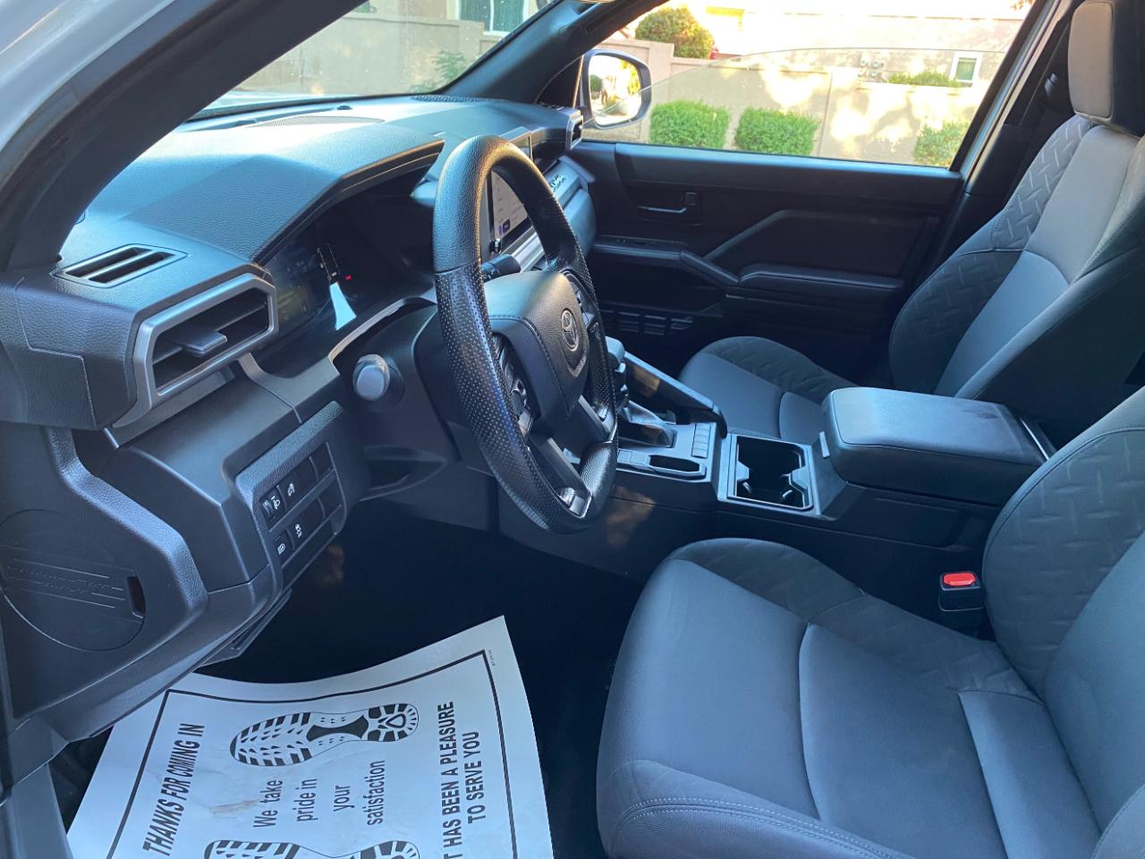Toyota Tacoma 2WD SR Double Cab 5' Bed AT (Natl) 2025