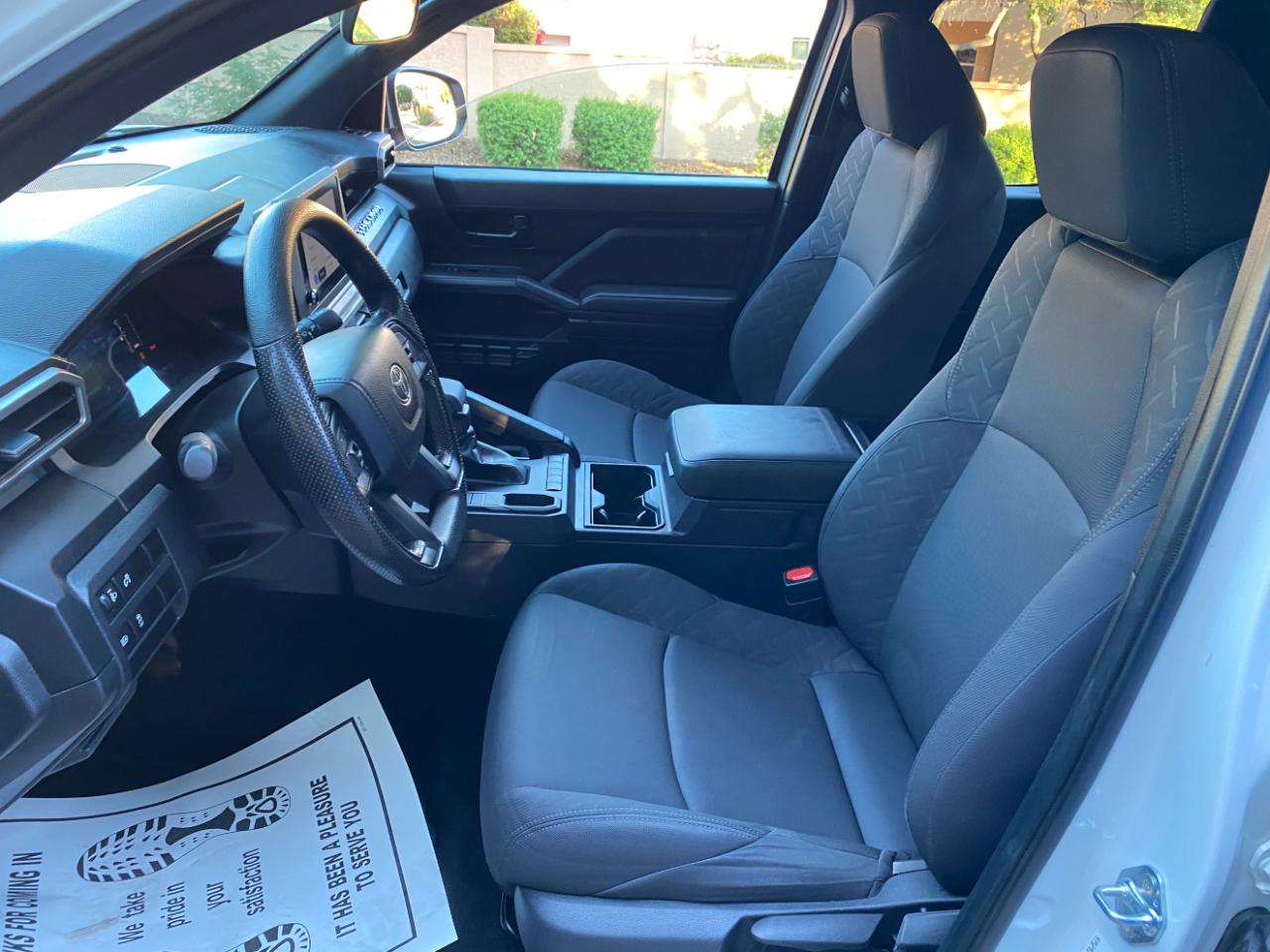Toyota Tacoma 2WD SR Double Cab 5' Bed AT (Natl) 2025