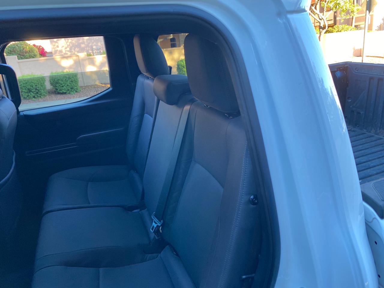 Toyota Tacoma 2WD SR Double Cab 5' Bed AT (Natl) 2025