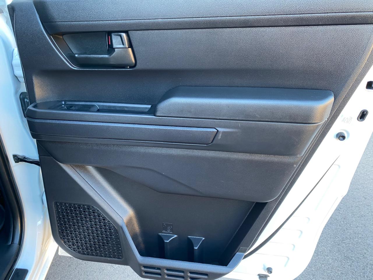 Toyota Tacoma 2WD SR Double Cab 5' Bed AT (Natl) 2025