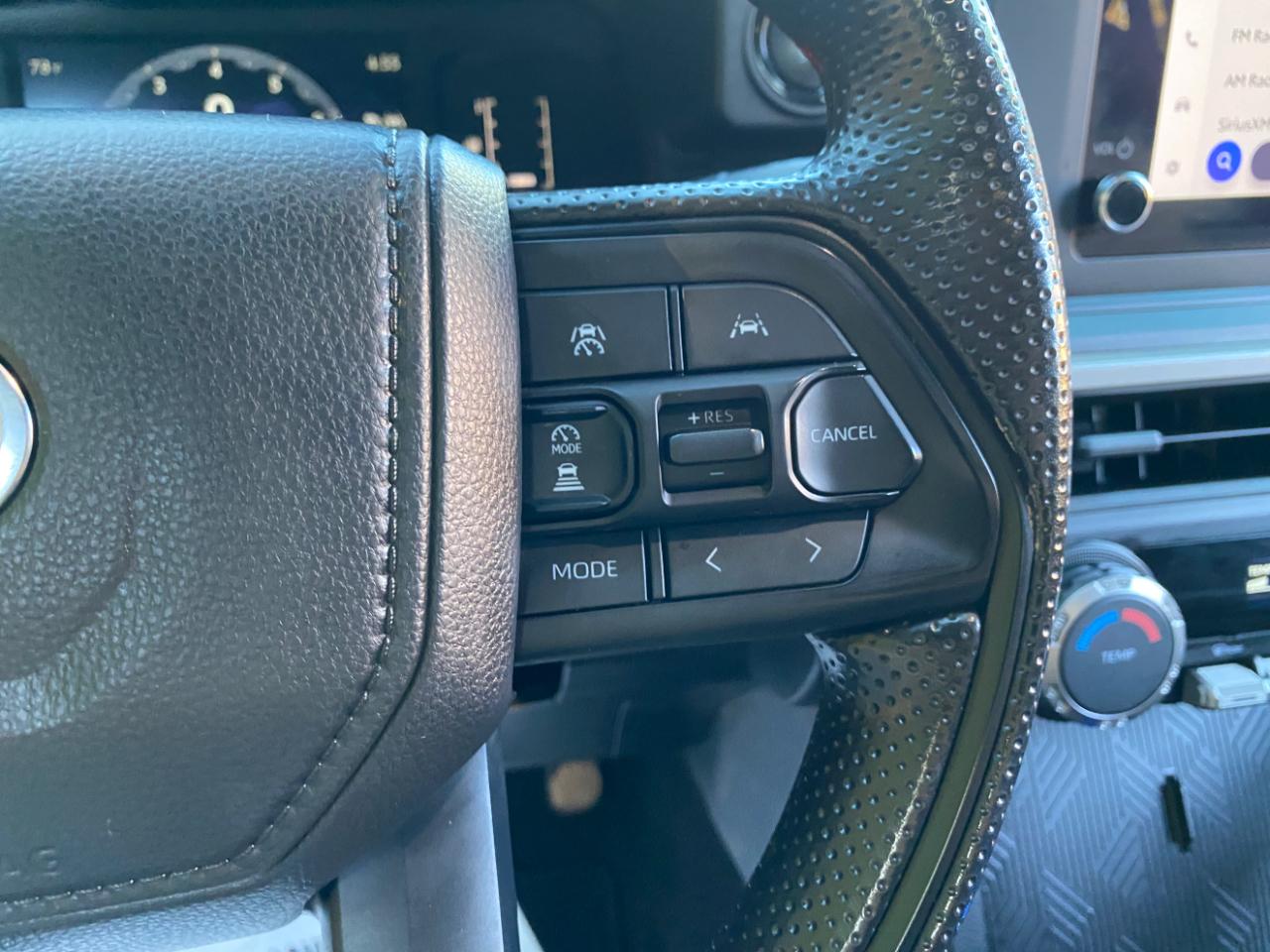 Toyota Tacoma 2WD SR Double Cab 5' Bed AT (Natl) 2025