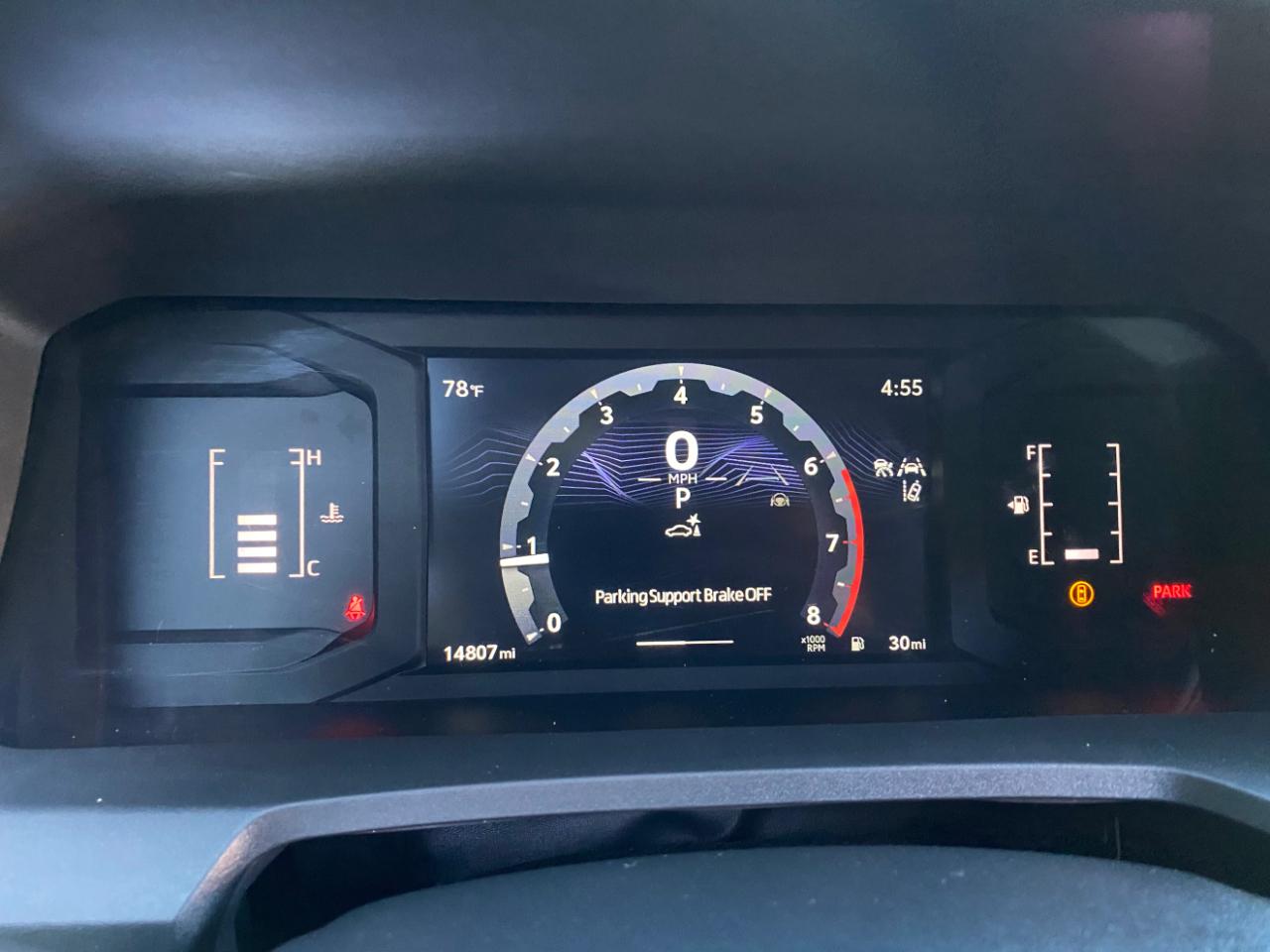 Toyota Tacoma 2WD SR Double Cab 5' Bed AT (Natl) 2025