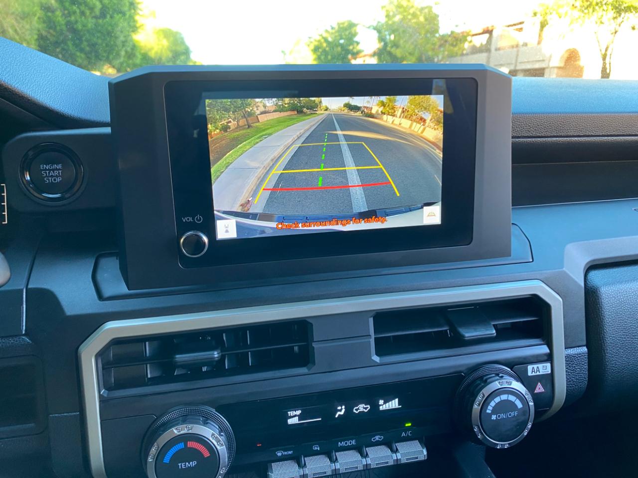 Toyota Tacoma 2WD SR Double Cab 5' Bed AT (Natl) 2025