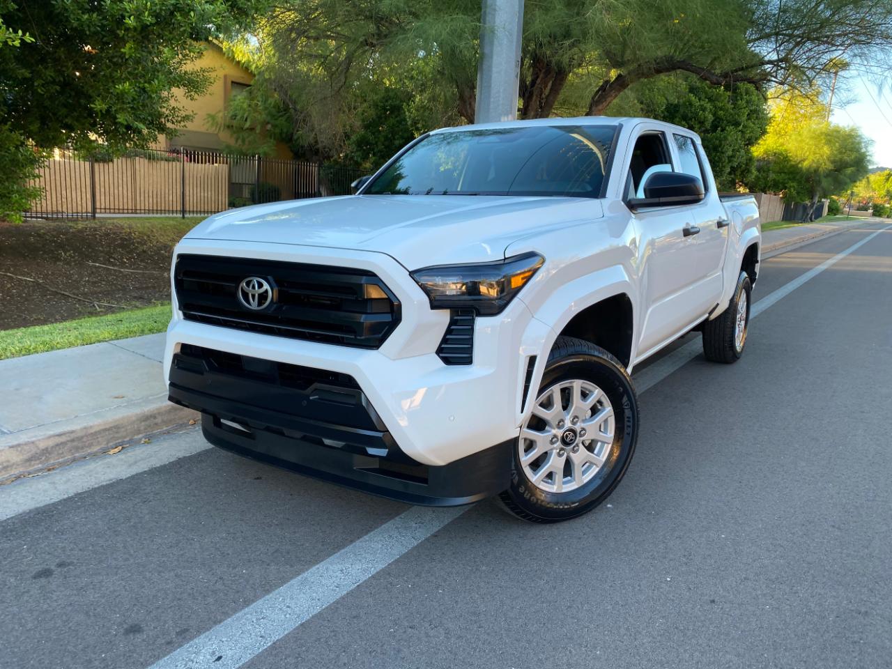Toyota Tacoma 2WD SR Double Cab 5' Bed AT (Natl) 2025