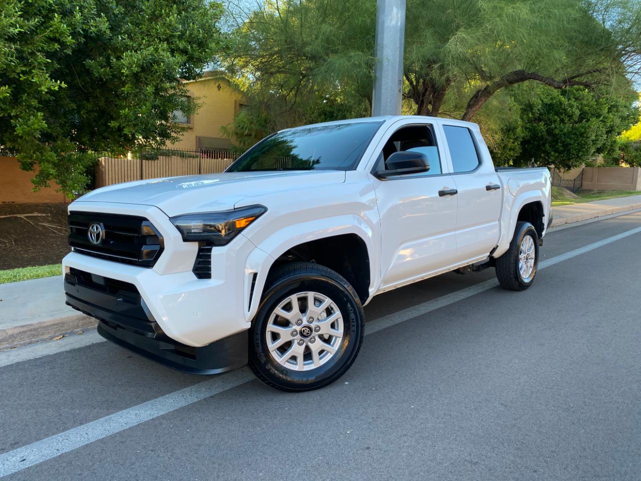 Toyota Tacoma 2WD SR Double Cab 5' Bed AT (Natl) 2025